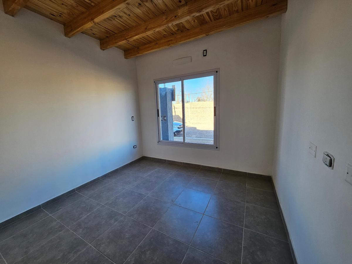 Oportunidad! Venta Casa a Estrenar de 3 Dorm.. Barrio Privado Gllen 5