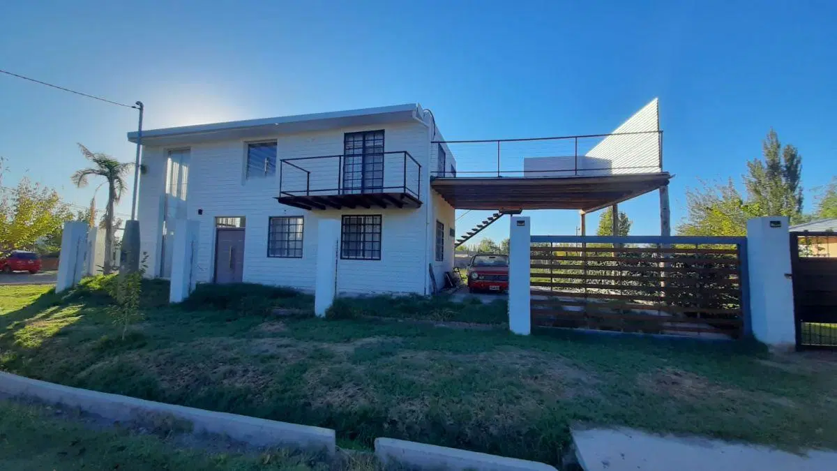 MODERNA CASA ESTILO AMERICANO, APTA CRÉDITO, B° PRIVADO 5