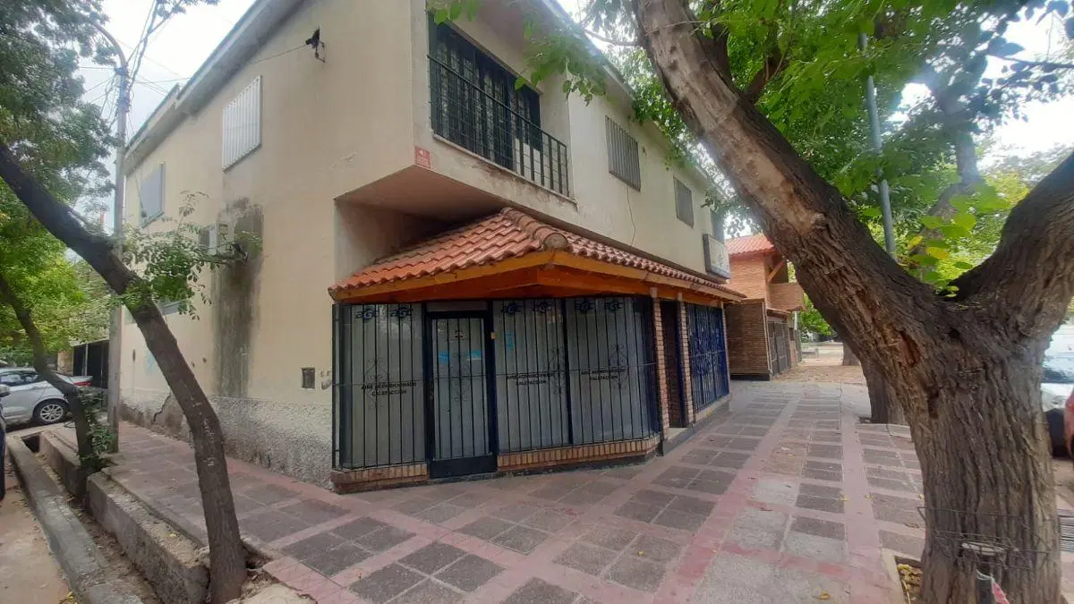CASA CON LOCAL COMERCIAL EN EL CORAZÓN DE LA SEXTA SECCIÓN MZA 2