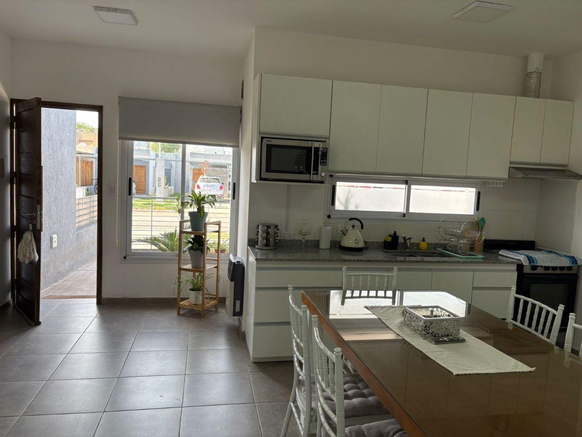 Casa en venta de 2 dormitorios en barrio Privado en Guaymallen. Apto credito
