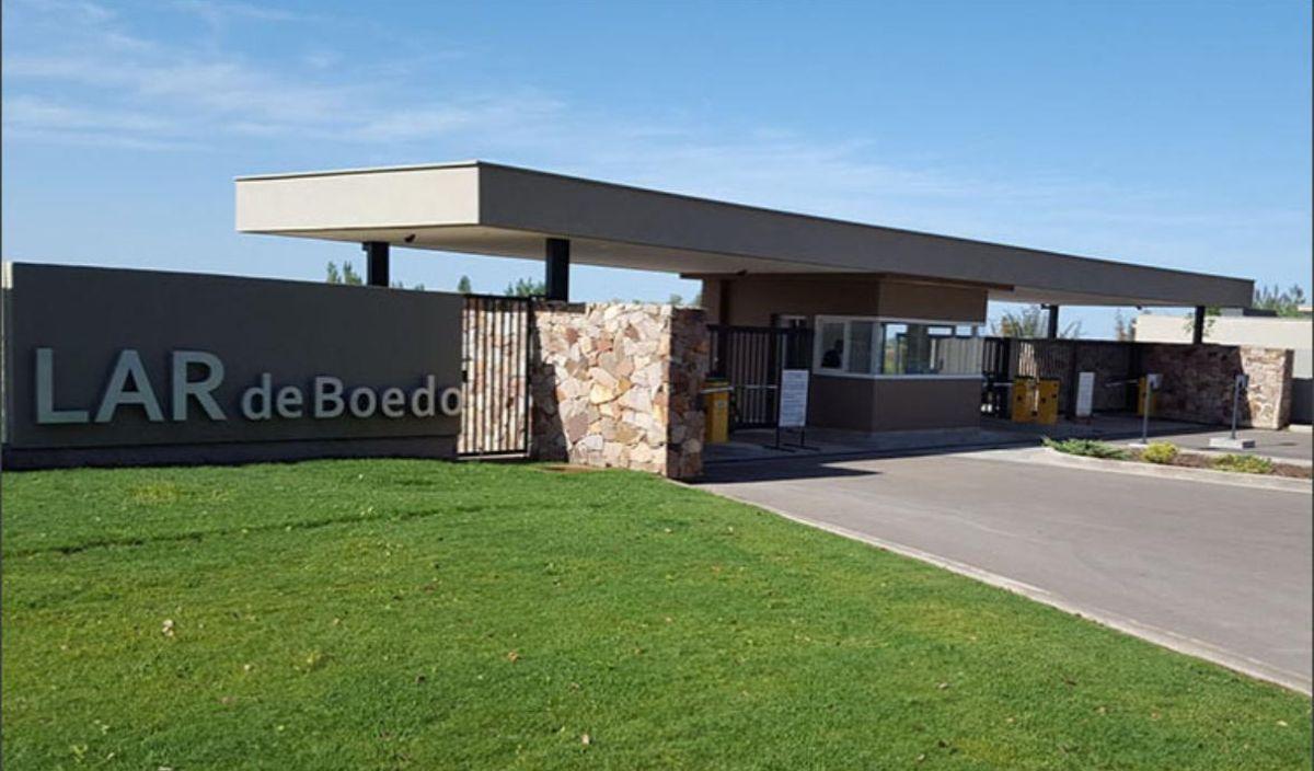EUSKADI VENDE TERRENO EN BARRIO PRIVADO LAR DE BOEDO lll USD 68.000