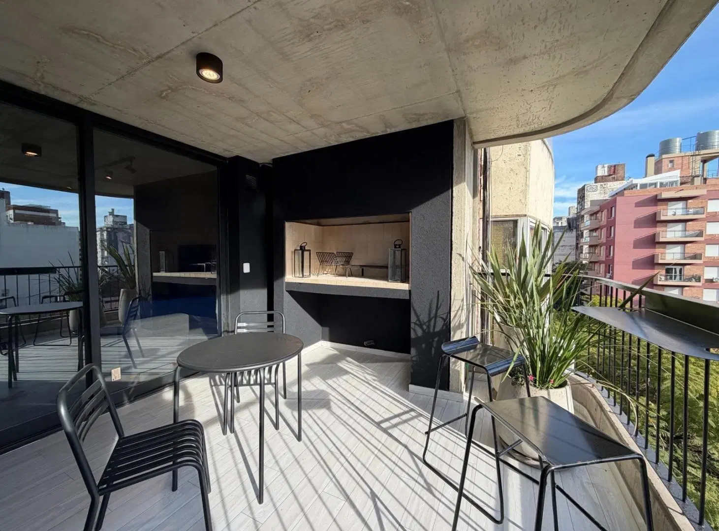 Departamento en CentroDepartamento de 3 Dormitorios en Venta. Pellegrini 932. Centro Rosario. Amenit 3