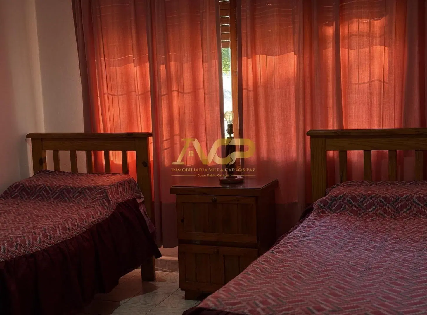 Casa en Venta frente al LAGO, Villa Carlos Paz 3