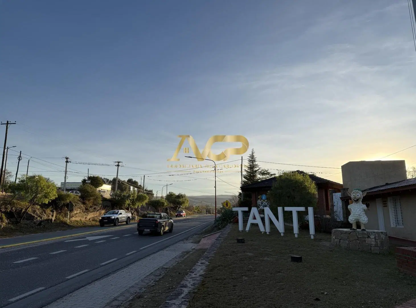 LOTE EN VENTA en Tanti - FRENTE A LA RUTA28 3