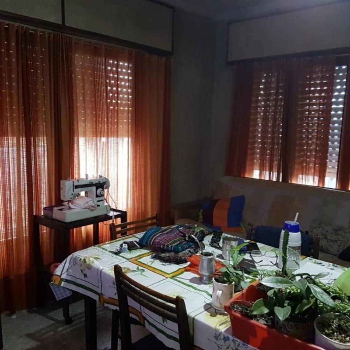 Foto de VENTA DE CASA 4 AMBIENTES UBICADA EN PLENO CENTRO DE MONTE GRANDE, imagen 4