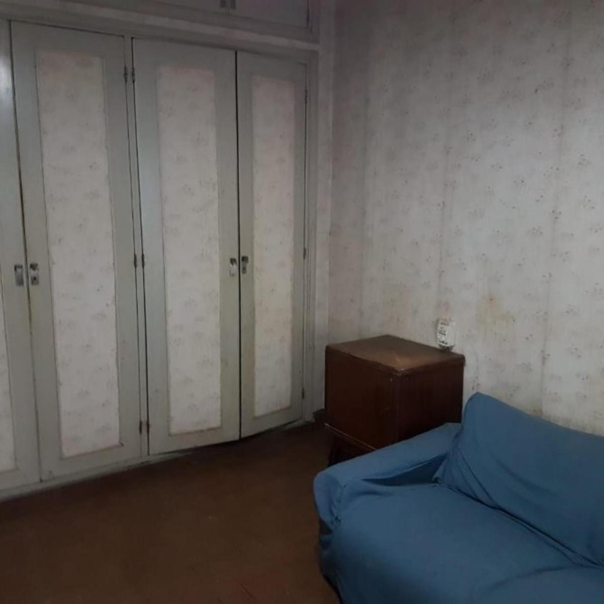 Foto de VENTA DE CASA 4 AMBIENTES UBICADA EN PLENO CENTRO DE MONTE GRANDE, imagen 2