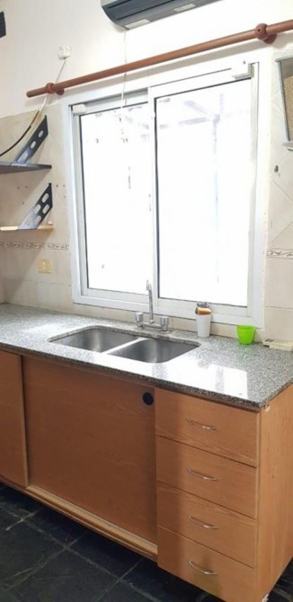 Foto de VENTA DE EXCELENTE TRIPLEX 4 AMBIENTES CON COCHERA - MONTE GRANDE, imagen 2