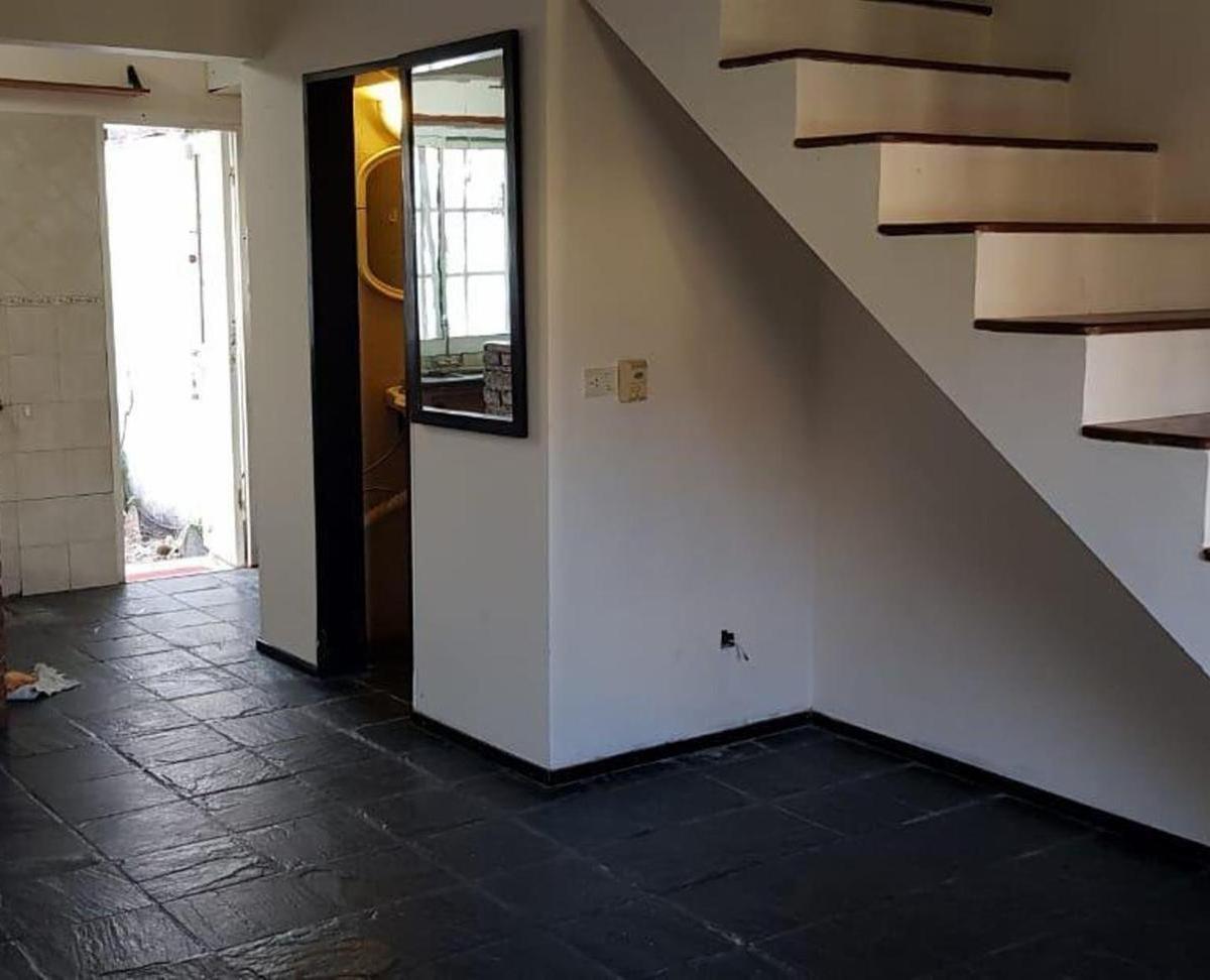 Foto de VENTA DE EXCELENTE TRIPLEX 4 AMBIENTES CON COCHERA - MONTE GRANDE, imagen 5