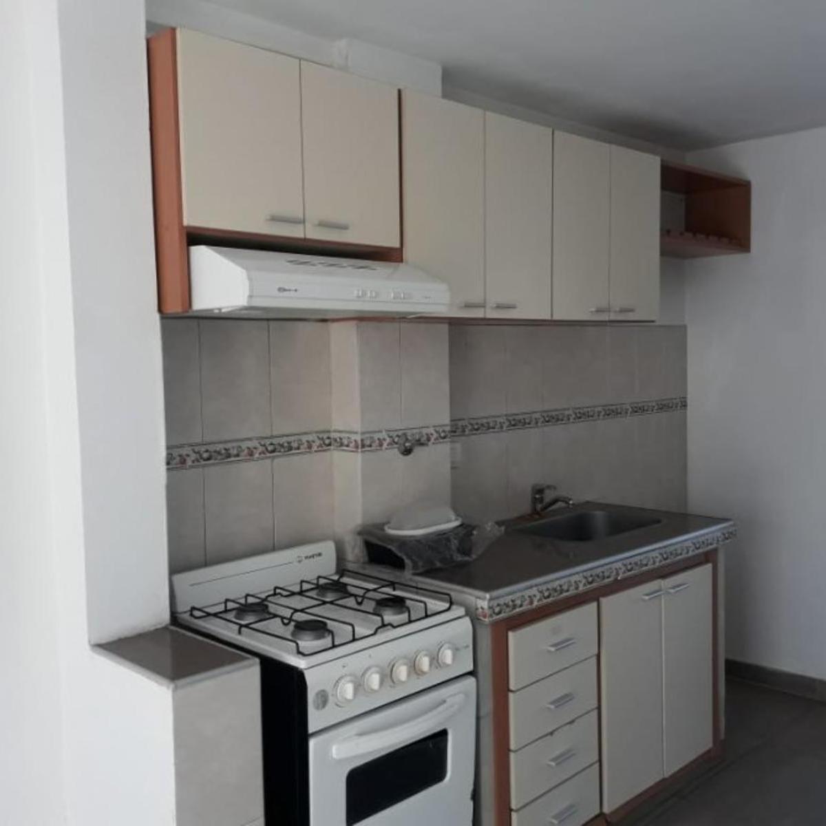 Venta de Duplex 3 Ambientes a La Calle con Cochera - Totalmente Independiente - Sin Expensas - Luis 2