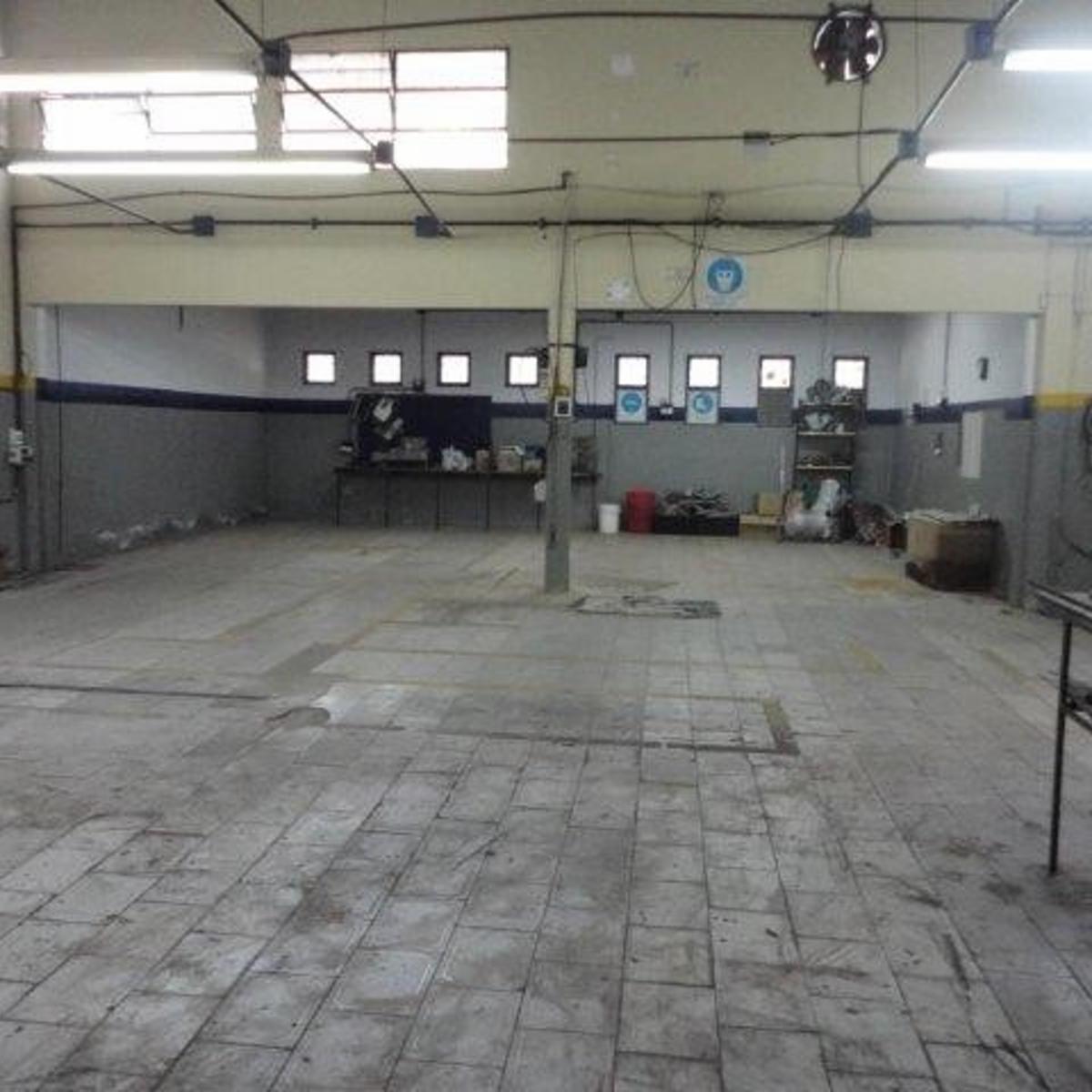 Venta de Excelente Galpon Industrial Y/o Comercial - a m de Garibaldi - Lomas de Zamora - 300 m 2