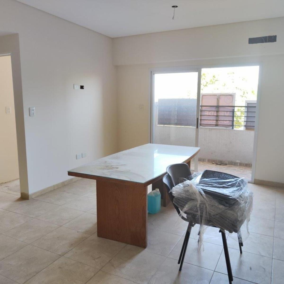 Venta de Inmejorable Departamento 2 Ambientes a Estrenar con Cochera - Pleno Centro Monte Grande 3