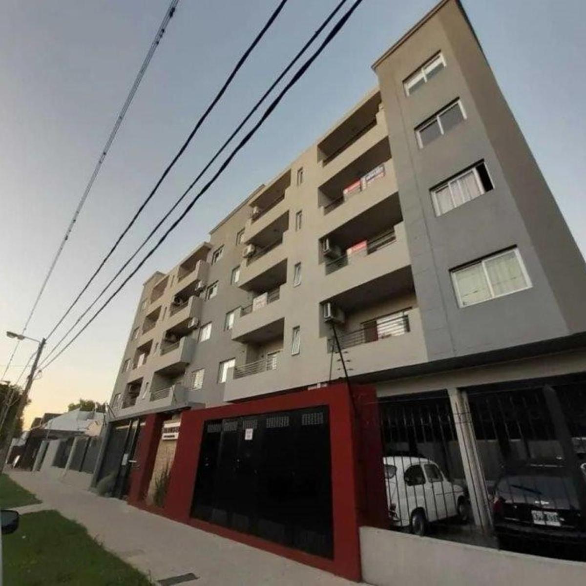 Venta de Inmejorable Departamento 2 Ambientes a Estrenar con Cochera - Pleno Centro Monte Grande 4