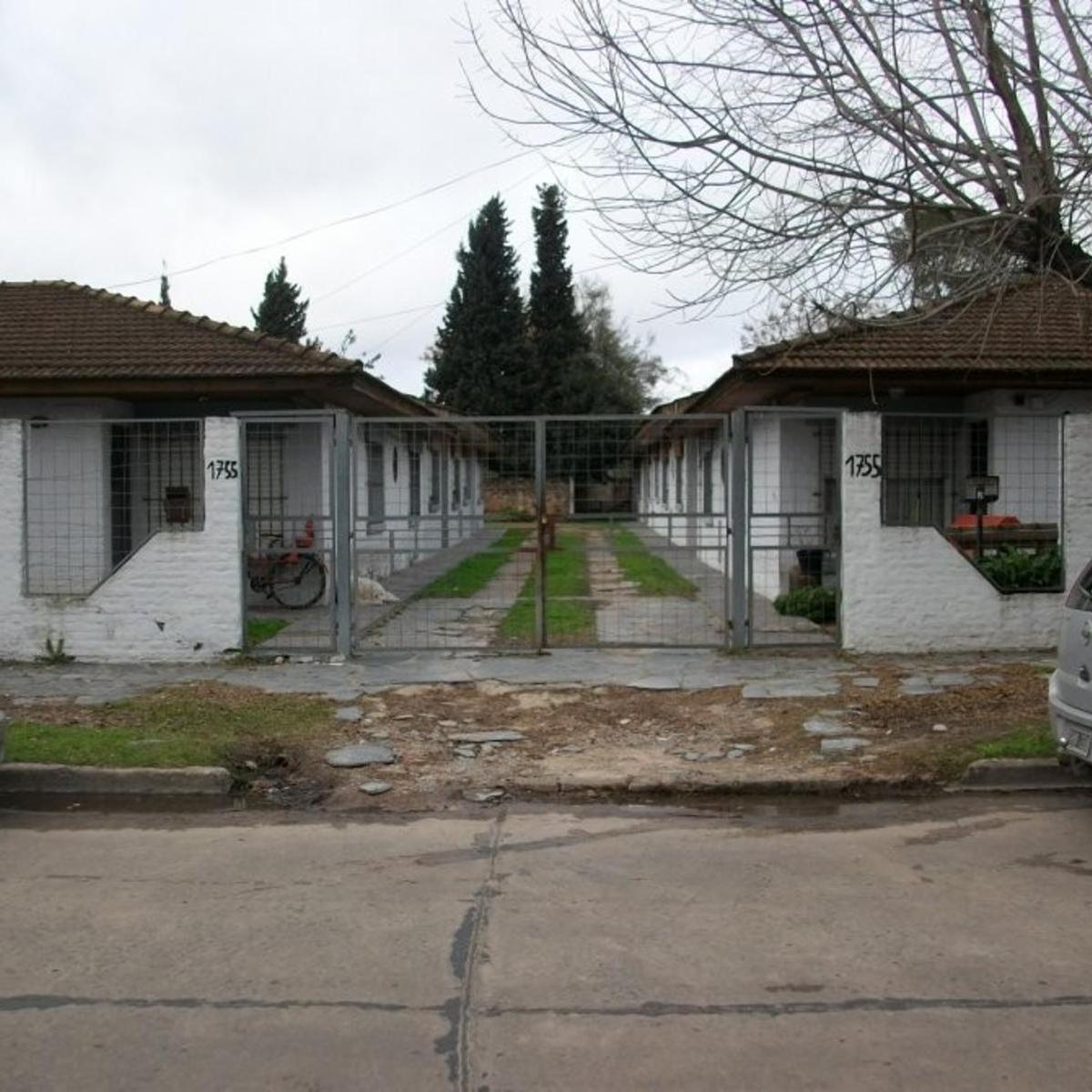 Departamento 3 Ambientes en PH - Planta Baja - Estacionamiento - Apto a Crédito - Luis Guillón 1