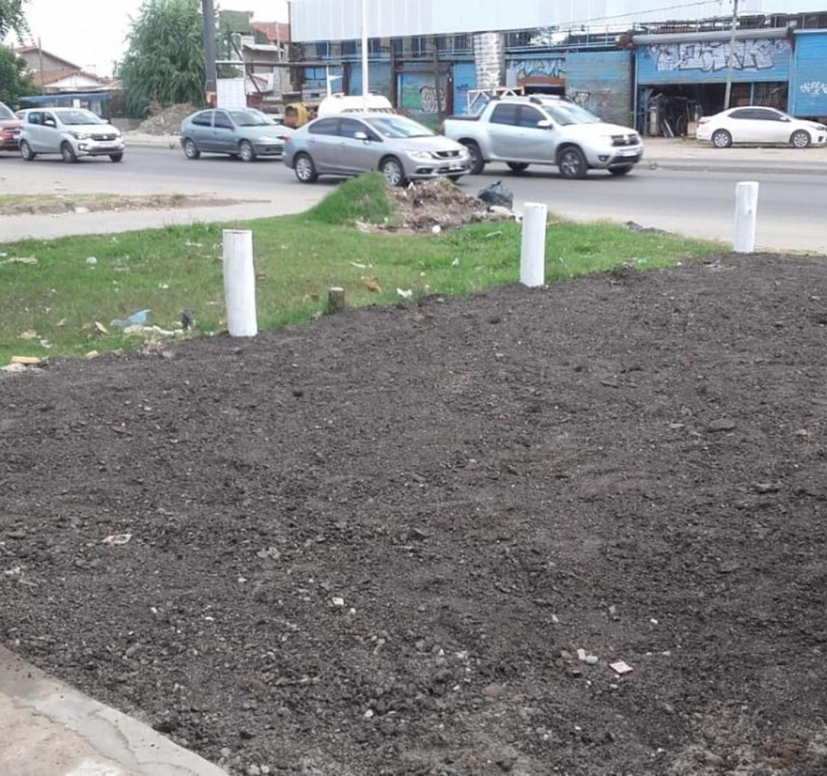 Venta de Excelente Galpon de 200 m² Sobre Lote de 460 m² - Sobre Ruta 4 Ex Camino de Cintura 2