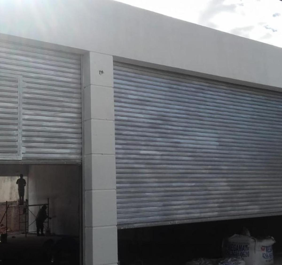 Venta de Excelente Galpon de 200 m² Sobre Lote de 460 m² - Sobre Ruta 4 Ex Camino de Cintura 4