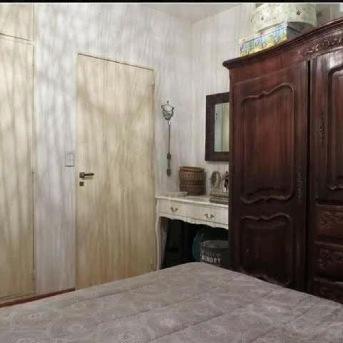 Venta de Amplio Departamento 2 Ambientes en Centro de Banfield Oeste - Sobre Yrigoyen 4