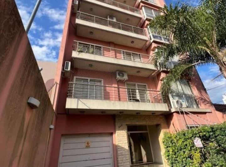 VENTA DE DEPARTAMENTO 2 AMBIENTES CON COCHERA - APTO A CRÉDITO-MONTEGRANDE CENTRO 4