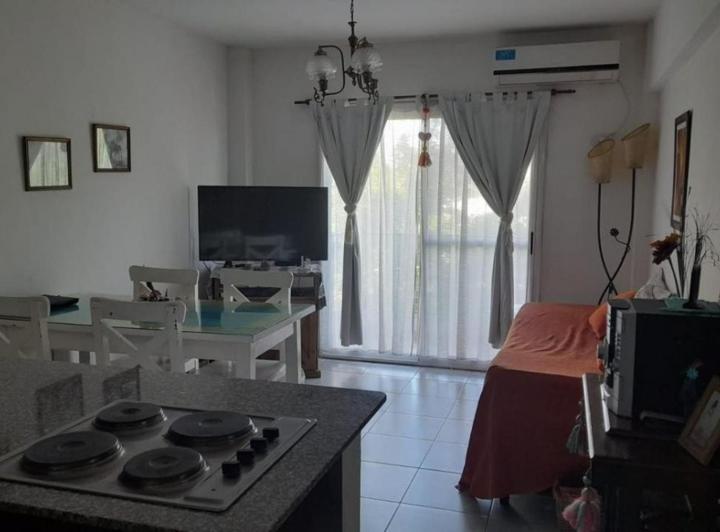 VENTA DE DEPARTAMENTO 2 AMBIENTES CON COCHERA - APTO A CRÉDITO-MONTEGRANDE CENTRO 2