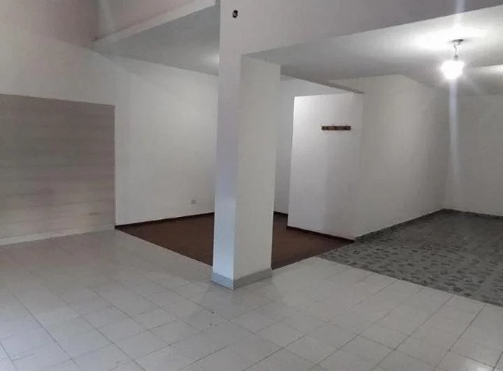ALQUILER DE EXCELENTE LOCAL DE 60 M² SOBRE AVENIDA LUCIANO VALETTE -ZONACOMERCIAL - INMEJORABLE ACCE 2