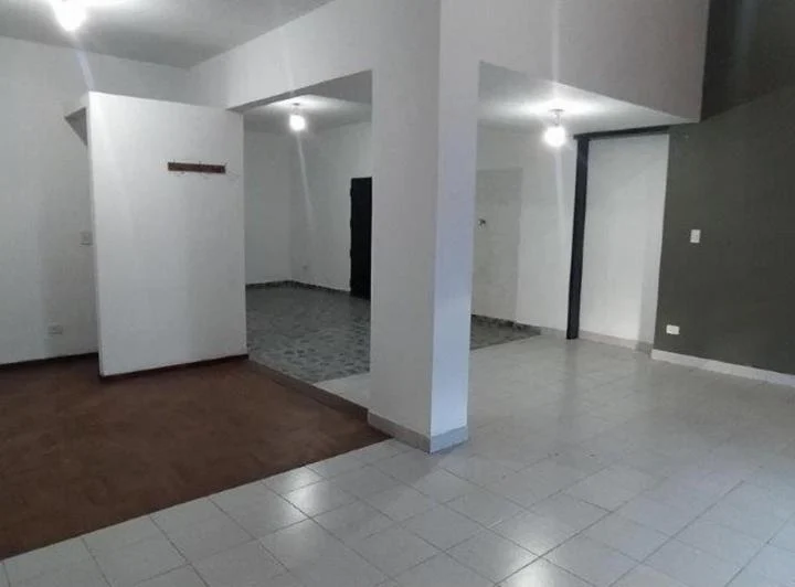 ALQUILER DE EXCELENTE LOCAL DE 60 M² SOBRE AVENIDA LUCIANO VALETTE -ZONACOMERCIAL - INMEJORABLE ACCE 5
