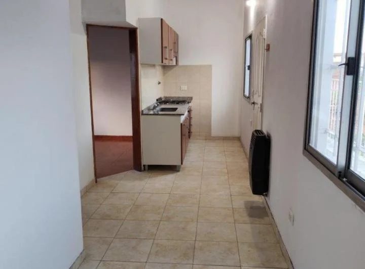 ALQUILER DE DEPARTAMENTO 3 AMBIENTES CON COCHERA DESCUBIERTA - MONTEGRANDE - SOLO 2 PERSONAS 3