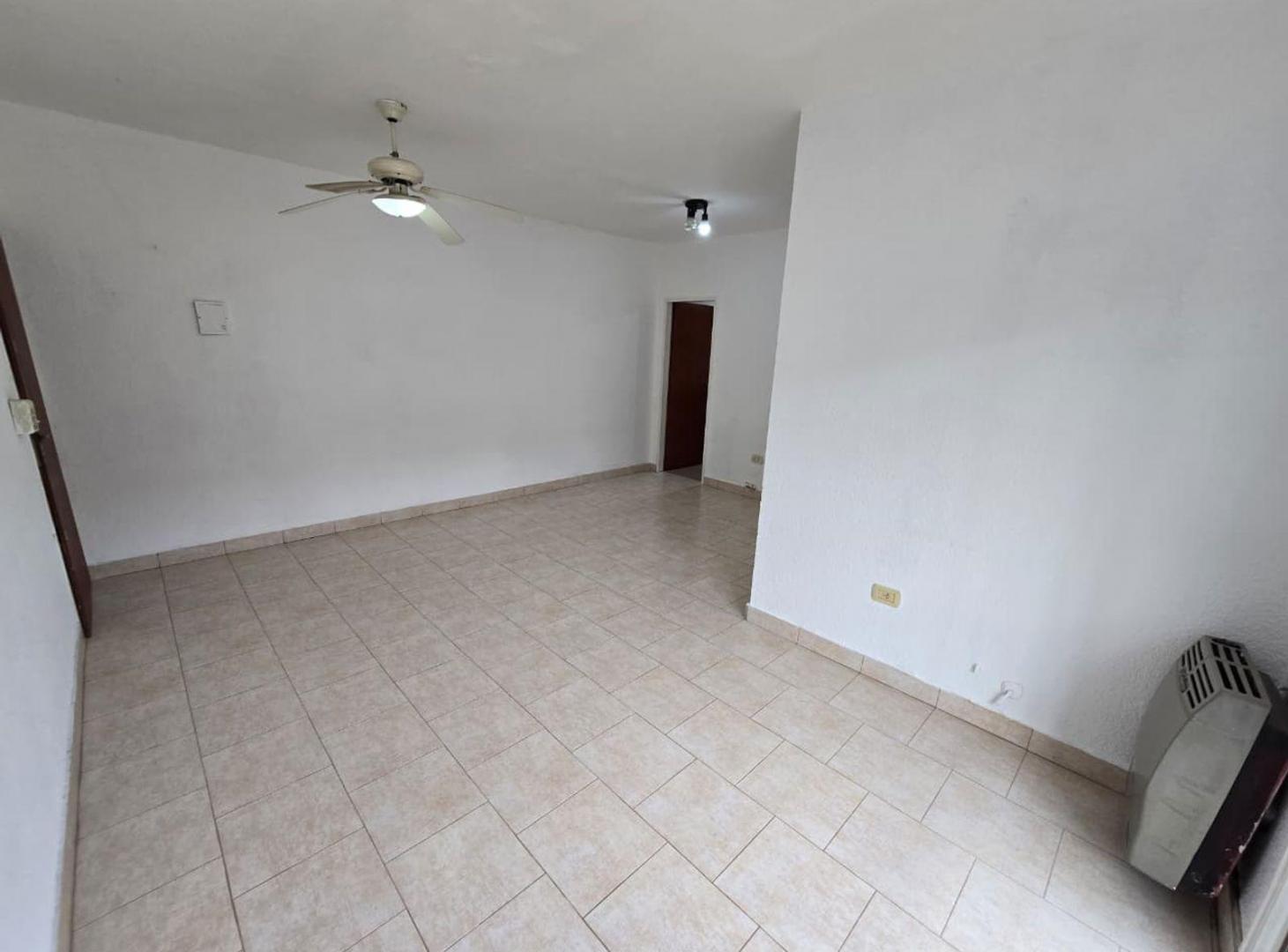 Foto de ALQUILER DE DEPARTAMENTO 3 AMBIENTES EN PRIMER PISO - BARRIO COCA COLA - VITUN 3 - MONTE GRANDE, imagen 2