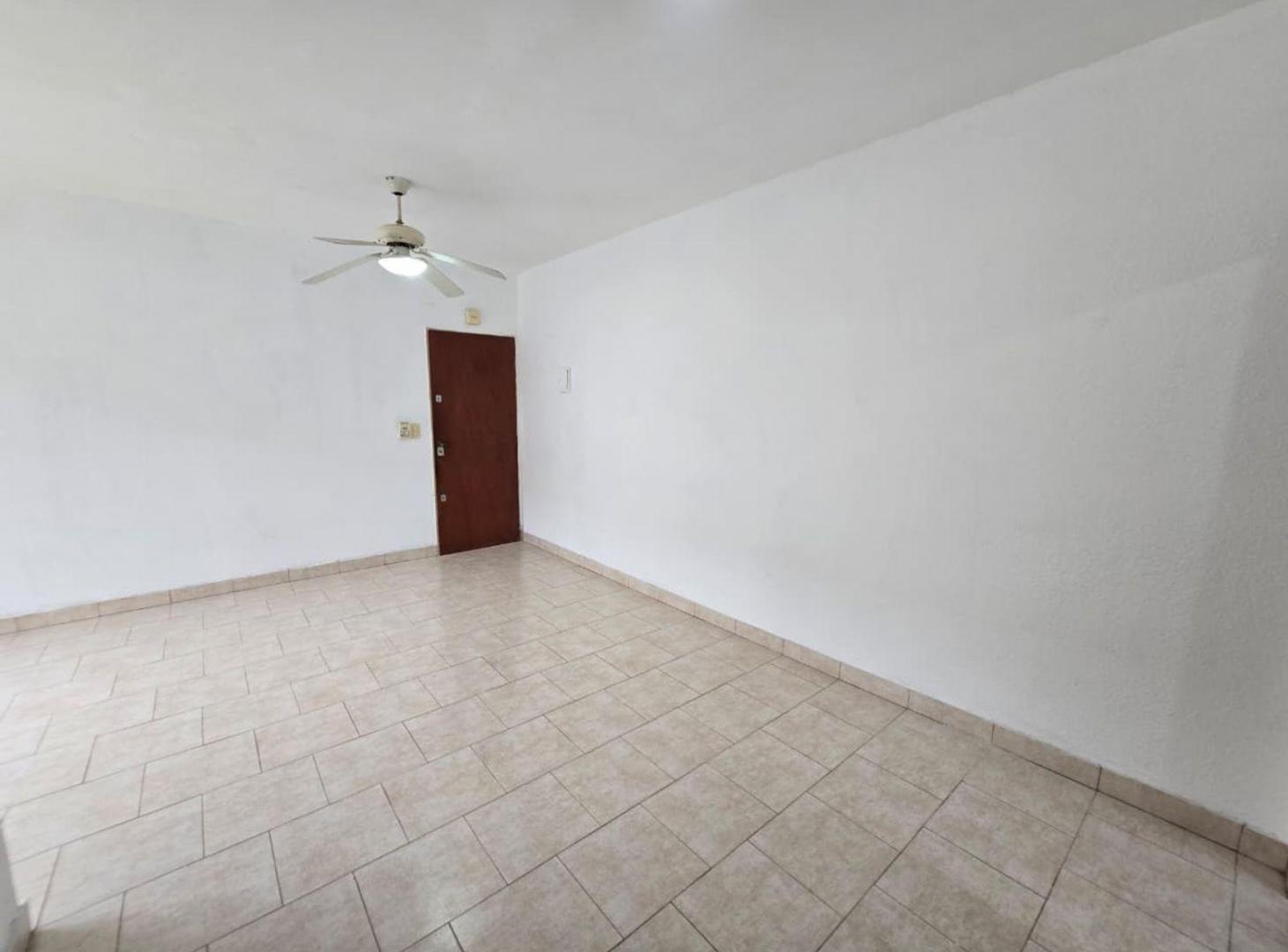 Foto de ALQUILER DE DEPARTAMENTO 3 AMBIENTES EN PRIMER PISO - BARRIO COCA COLA - VITUN 3 - MONTE GRANDE, imagen 4