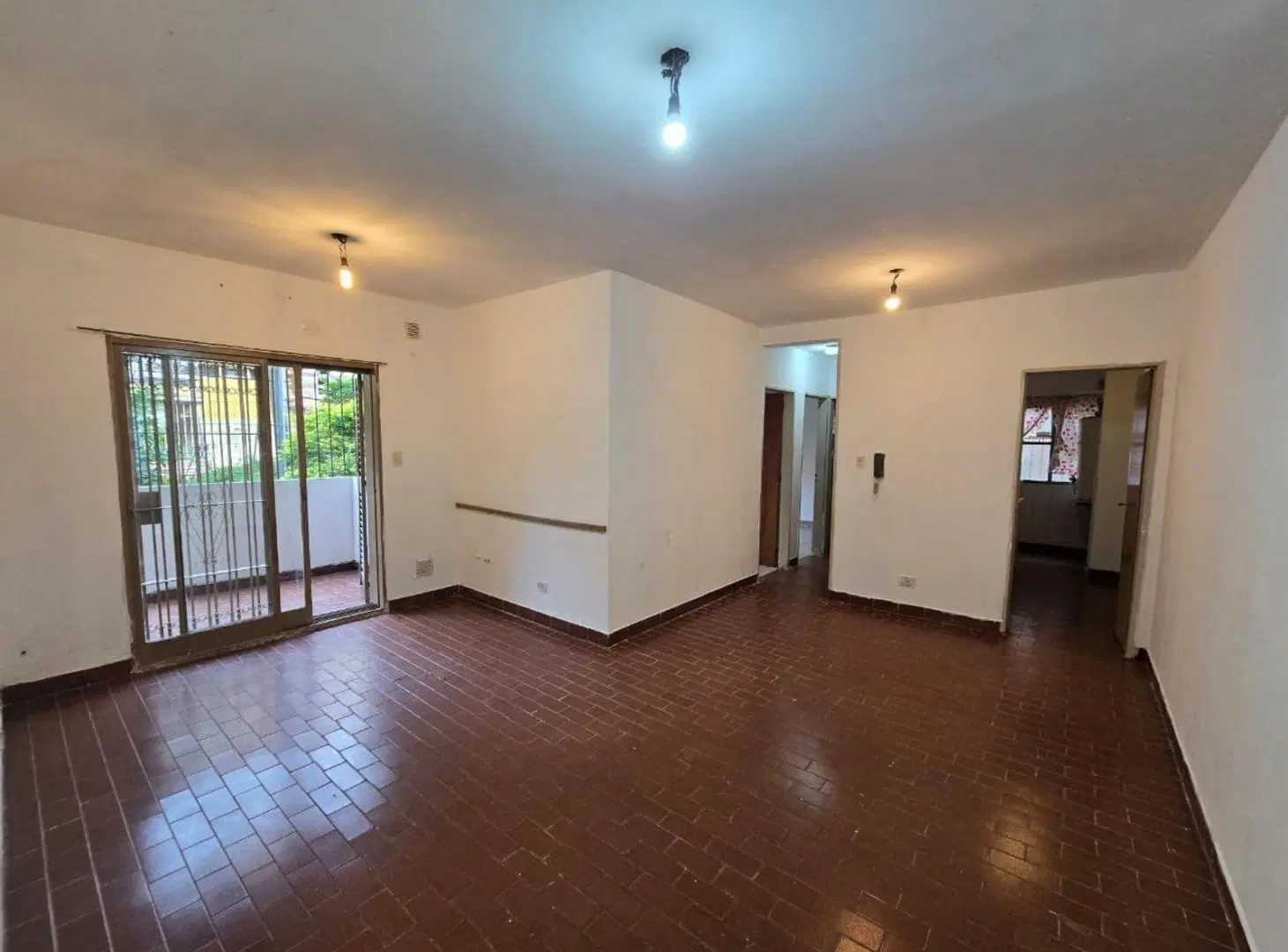ALQUILER DE DEPARTAMENTO 3 AMBIENTES EN PLANTA BAJA - BARRIO COCA COLA 3