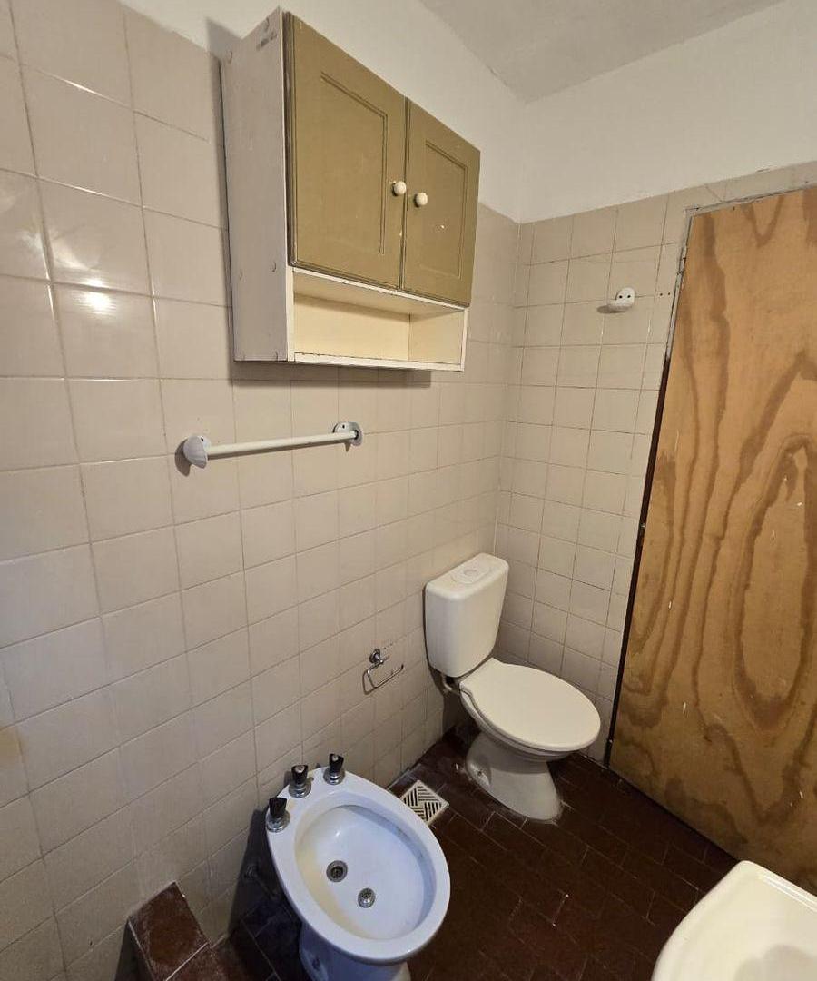 Foto de ALQUILER DE DEPARTAMENTO 3 AMBIENTES EN PLANTA BAJA - BARRIO COCA COLA, imagen 2