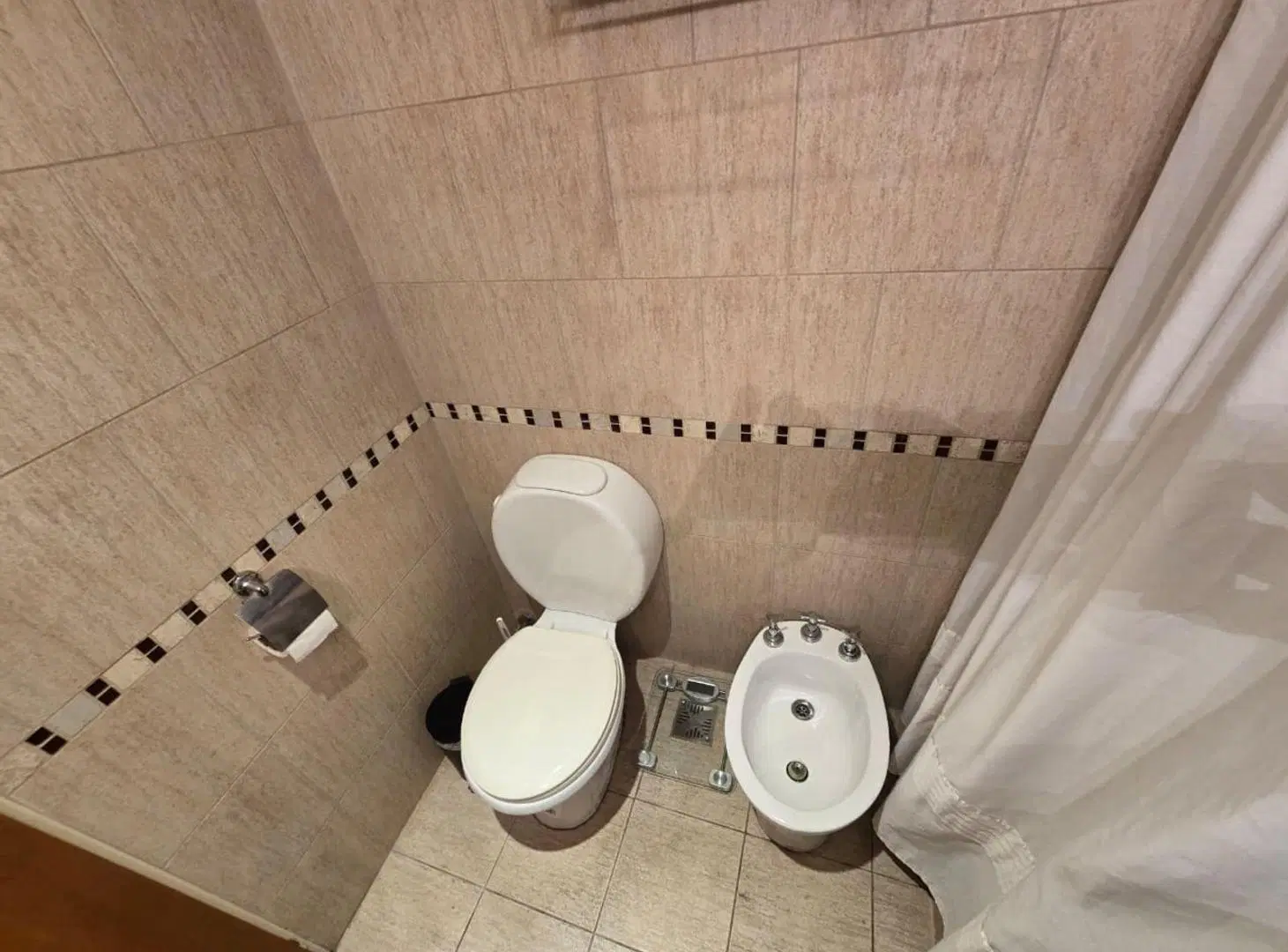 VENTA DE DEPARTAMENTO 2 AMBIENTES CON COCHERA - LOMAS DE ZAMORA - CENTRO - APTO A CRÉDITO HIPOTECARI 5