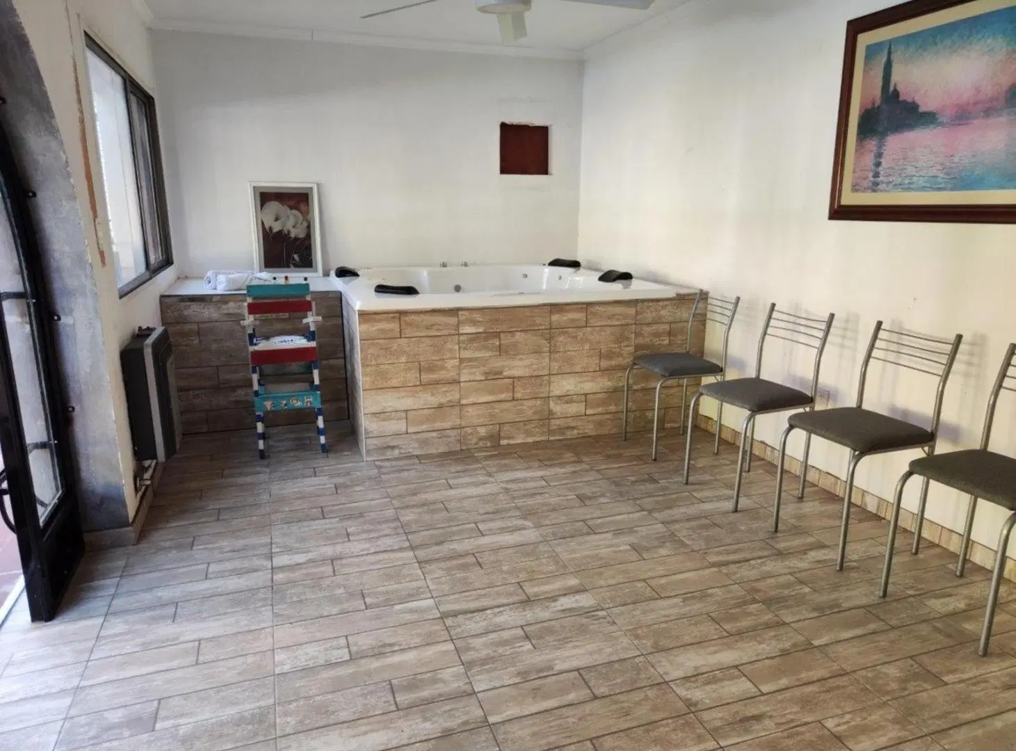 ALQUILER DE IMPECABLE CASA 9 AMBIENTES CON PILETA - LOTE DE 800 M² - MONTE GRANDE 3