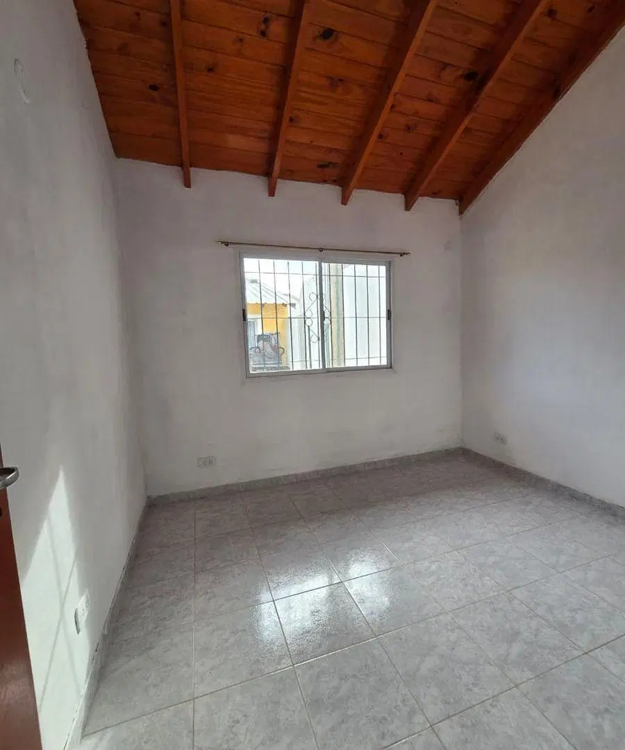 ALQUILER DE DEPARTAMENTOS TIPO PH 3 AMBIENTES - CON COCHERA DESCUBIERTA - SOLO PERSONAL DE LA FUERZA 3