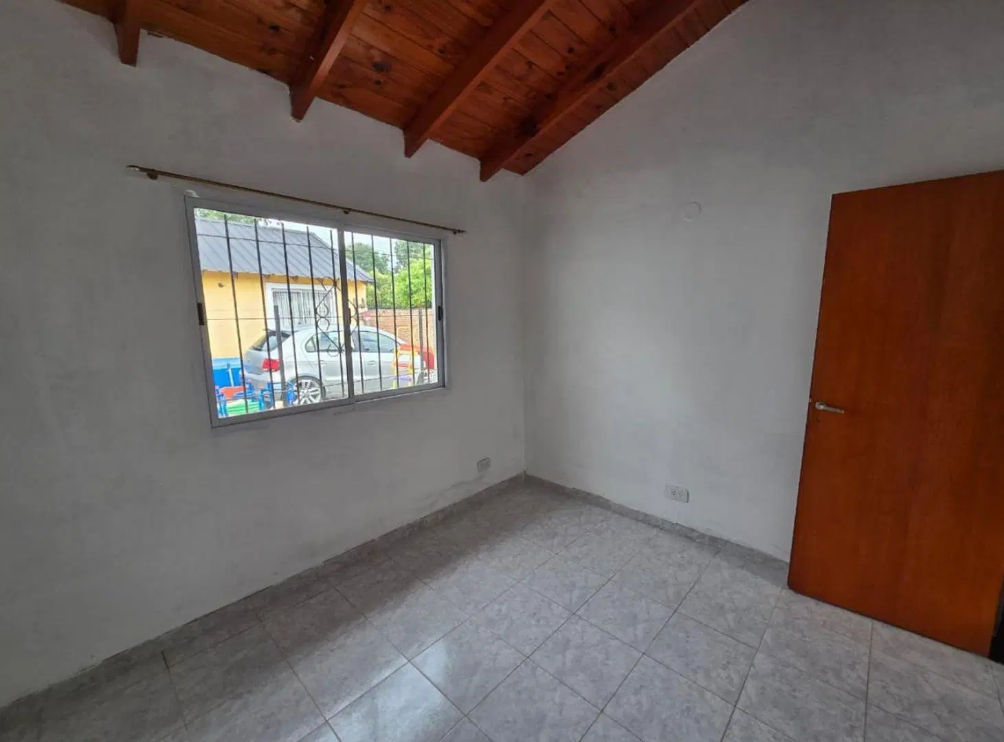 ALQUILER DE DEPARTAMENTOS TIPO PH 3 AMBIENTES - CON COCHERA DESCUBIERTA - SOLO PERSONAL DE LA FUERZA 2
