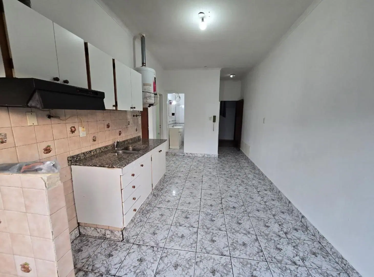 ALQUILER DE DEPARTAMENTO 3 AMBIENTES SOBRE AVENIDA BVARD. BS. AS. - MONTE GRANDE 2
