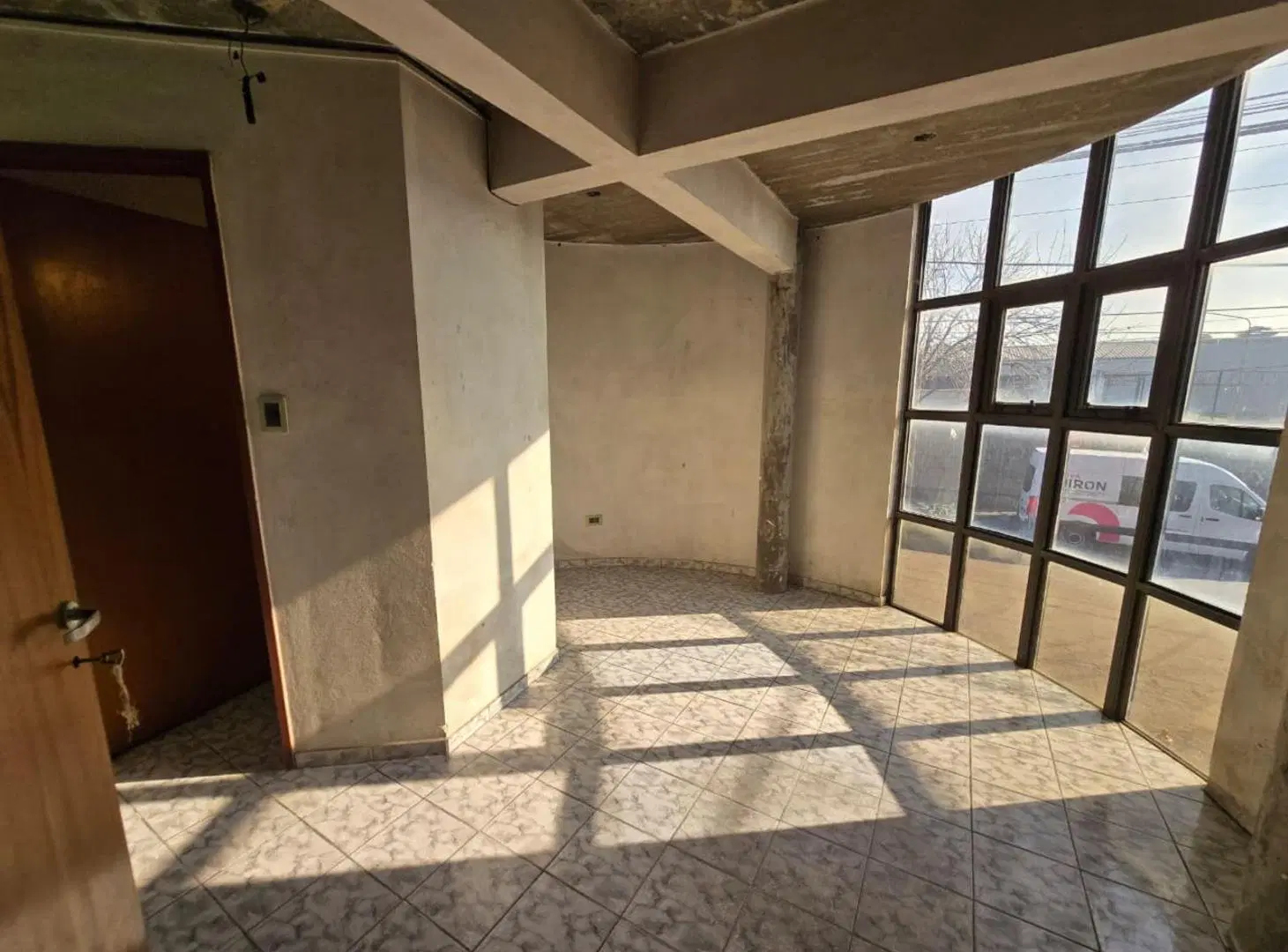 ALQUILER DE EXCELENTE GALPÓN DE 225 M² SOBRE AVENIDA PEDRO DEYER (LA COLORADA) 3
