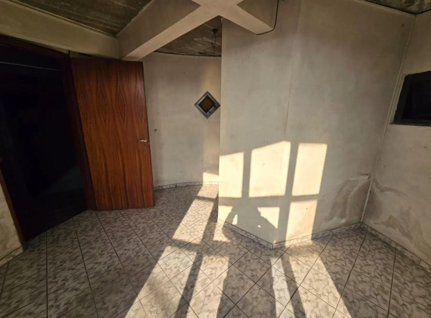 ALQUILER DE EXCELENTE GALPÓN DE 225 M² SOBRE AVENIDA PEDRO DEYER (LA COLORADA) 2