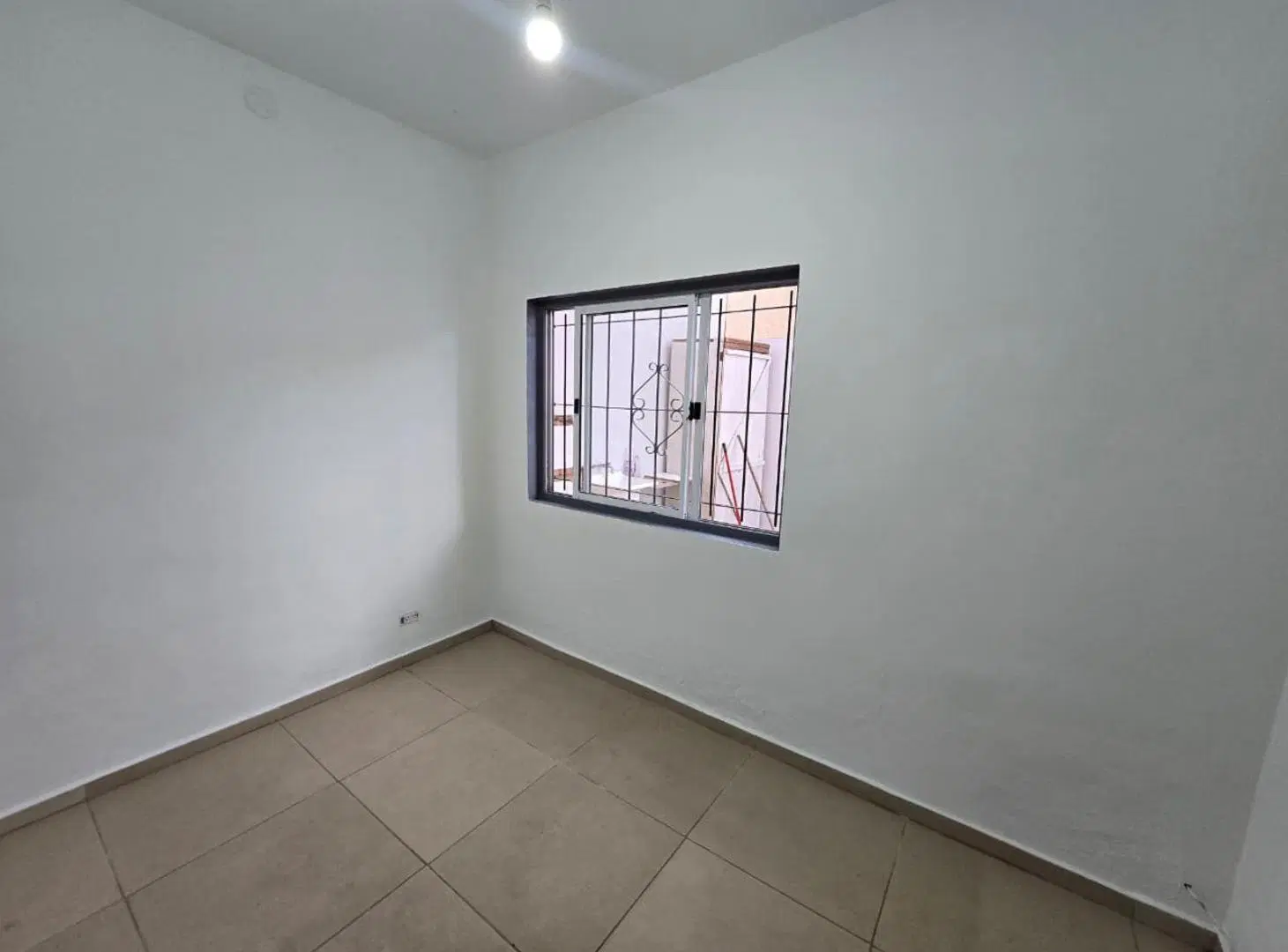 ALQUILER DE CASA 3 AMBIENTES EN MONTE GRANDE - CON ESPACIO DE ESTACIONAMIENTO 5