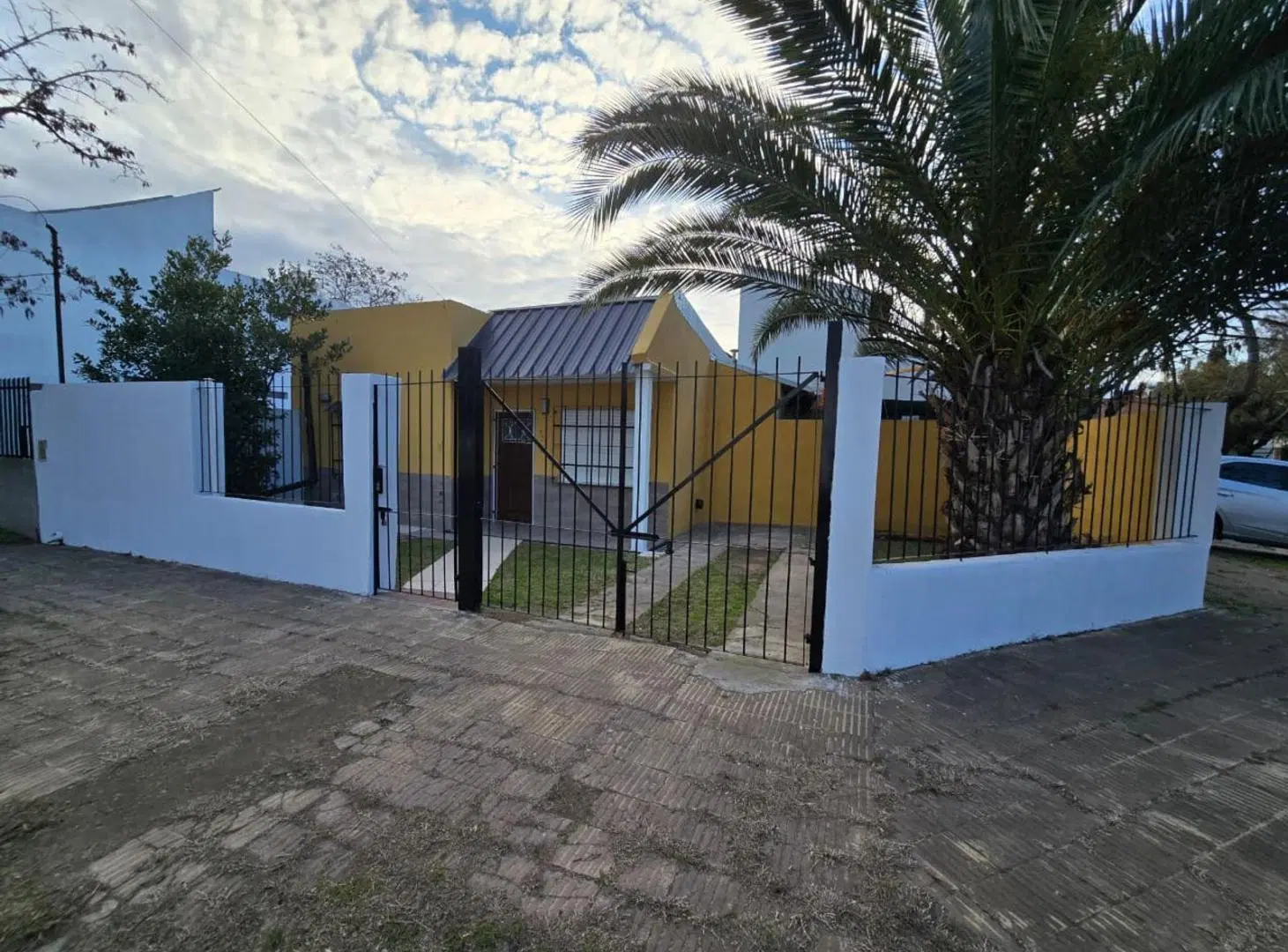 ALQUILER DE CASA 3 AMBIENTES EN MONTE GRANDE - CON ESPACIO DE ESTACIONAMIENTO 4