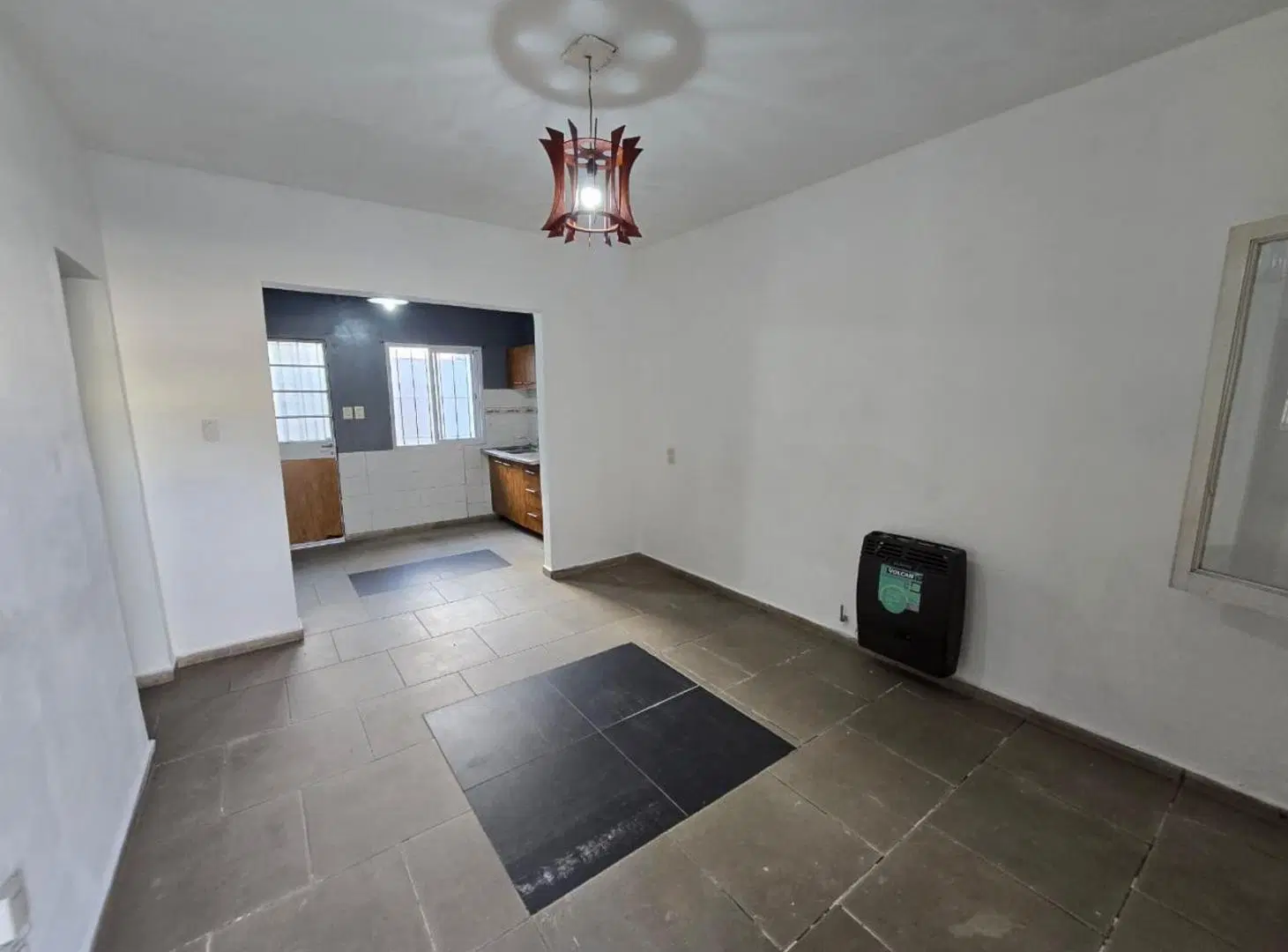 ALQUILER DE CASA 3 AMBIENTES EN MONTE GRANDE - CON ESPACIO DE ESTACIONAMIENTO 2