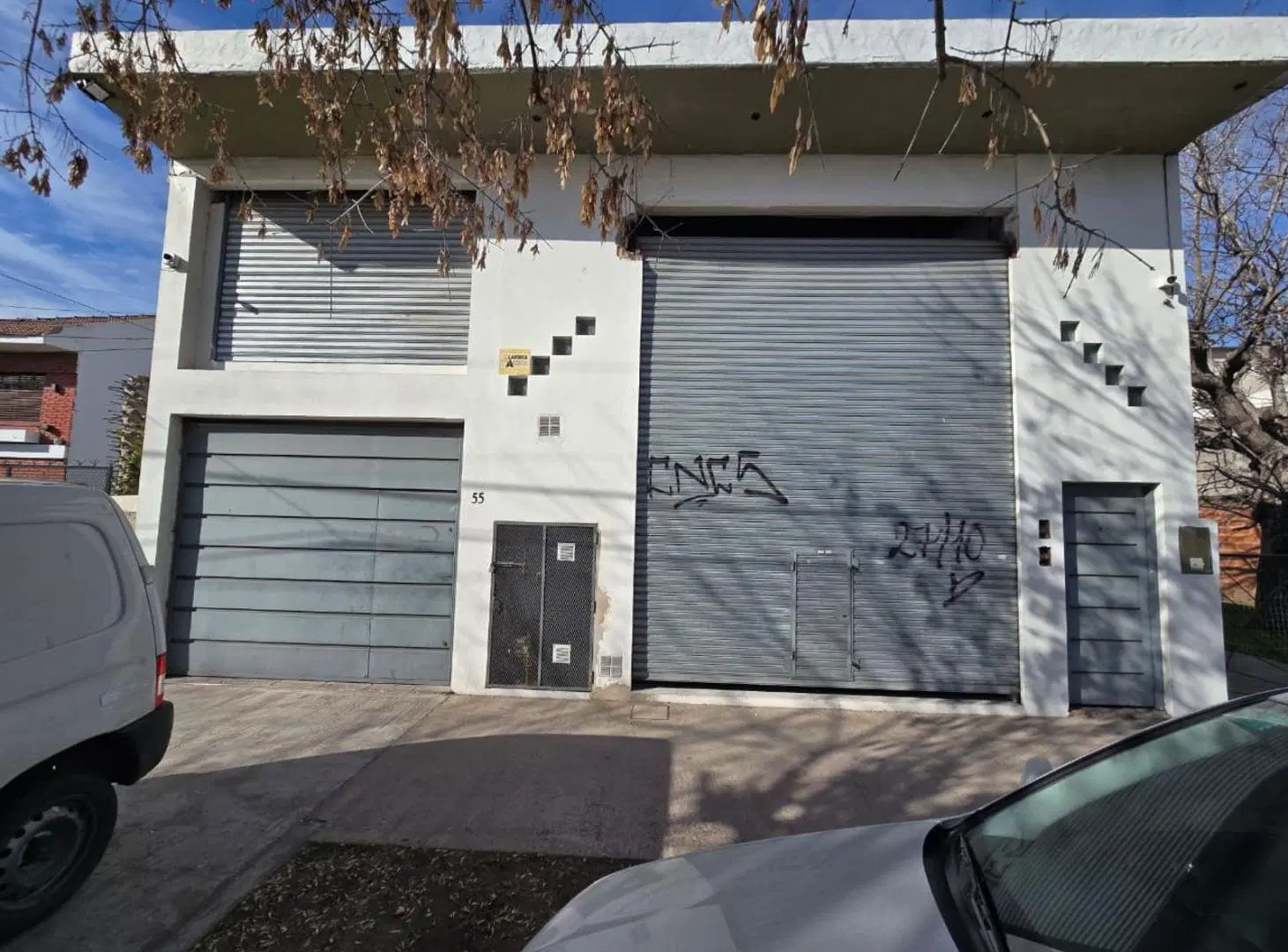 ALQUILER DE DEPOSITO DE 100 M² SOBRE AV VALETTE EN MONTE GRANDE - A MTS DE NUESTRAS MALVINAS 3