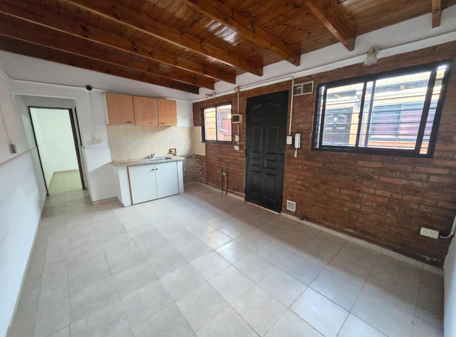 Foto de ALQUILER DE DEPARTAMENTO 3 AMBIENTES EN MONTE GRANDE, imagen 2