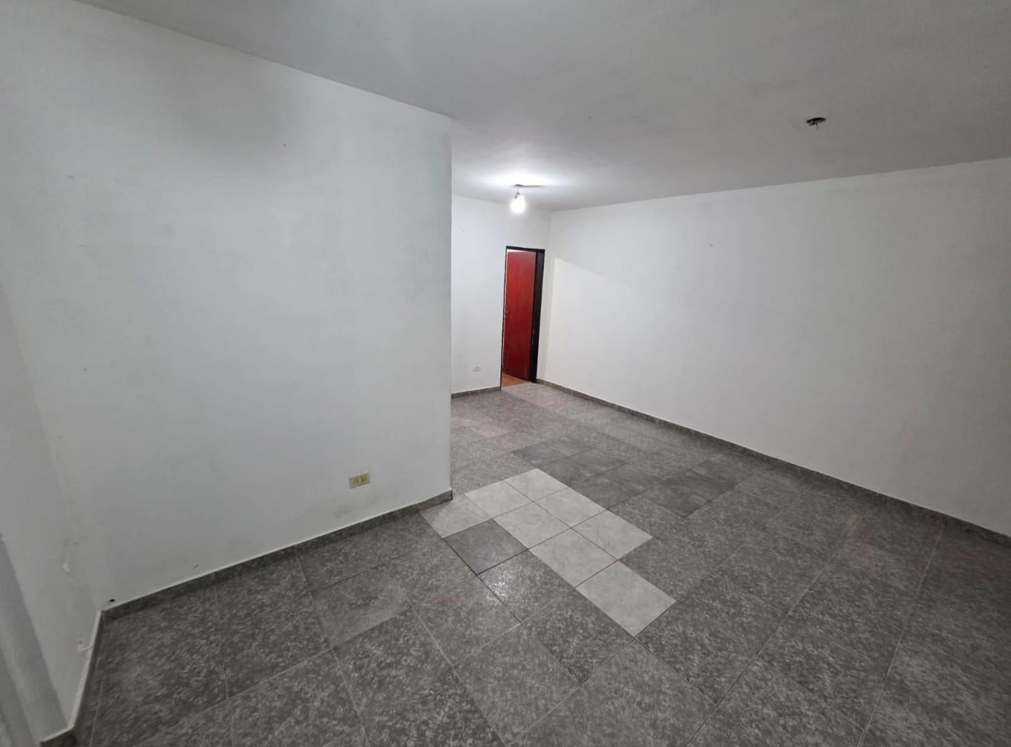 Foto de ALQUILER DE DEPARTAMENTO 3 AMBIENTES EN BARRIO COCA COLA - A METROS DE, imagen 4