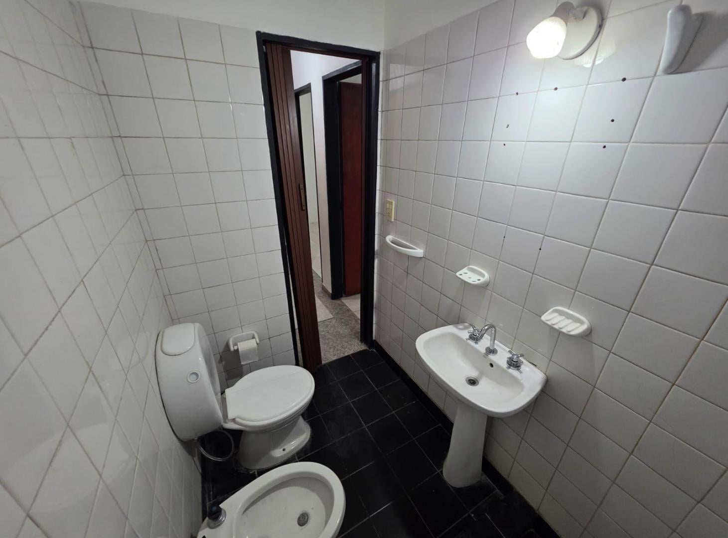 Foto de ALQUILER DE DEPARTAMENTO 3 AMBIENTES EN BARRIO COCA COLA - A METROS DE, imagen 3
