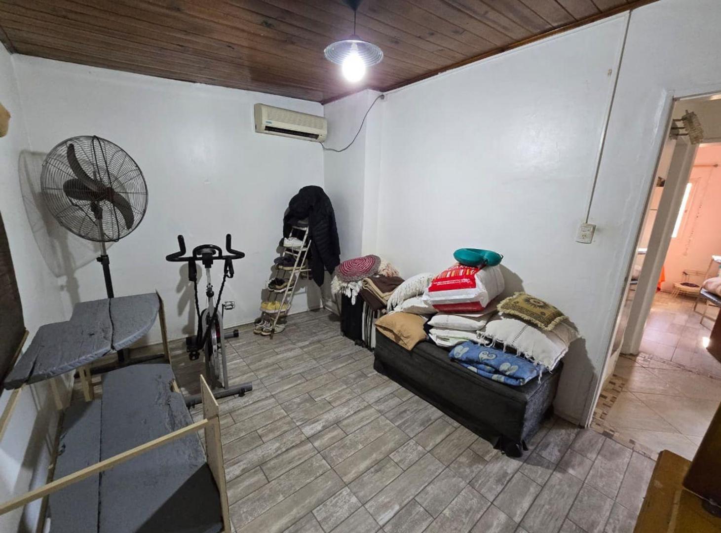 Foto de VENTA DE CASA 4 AMBIENTES EN MONTE GRANDE - EN ESQUINA, imagen 4