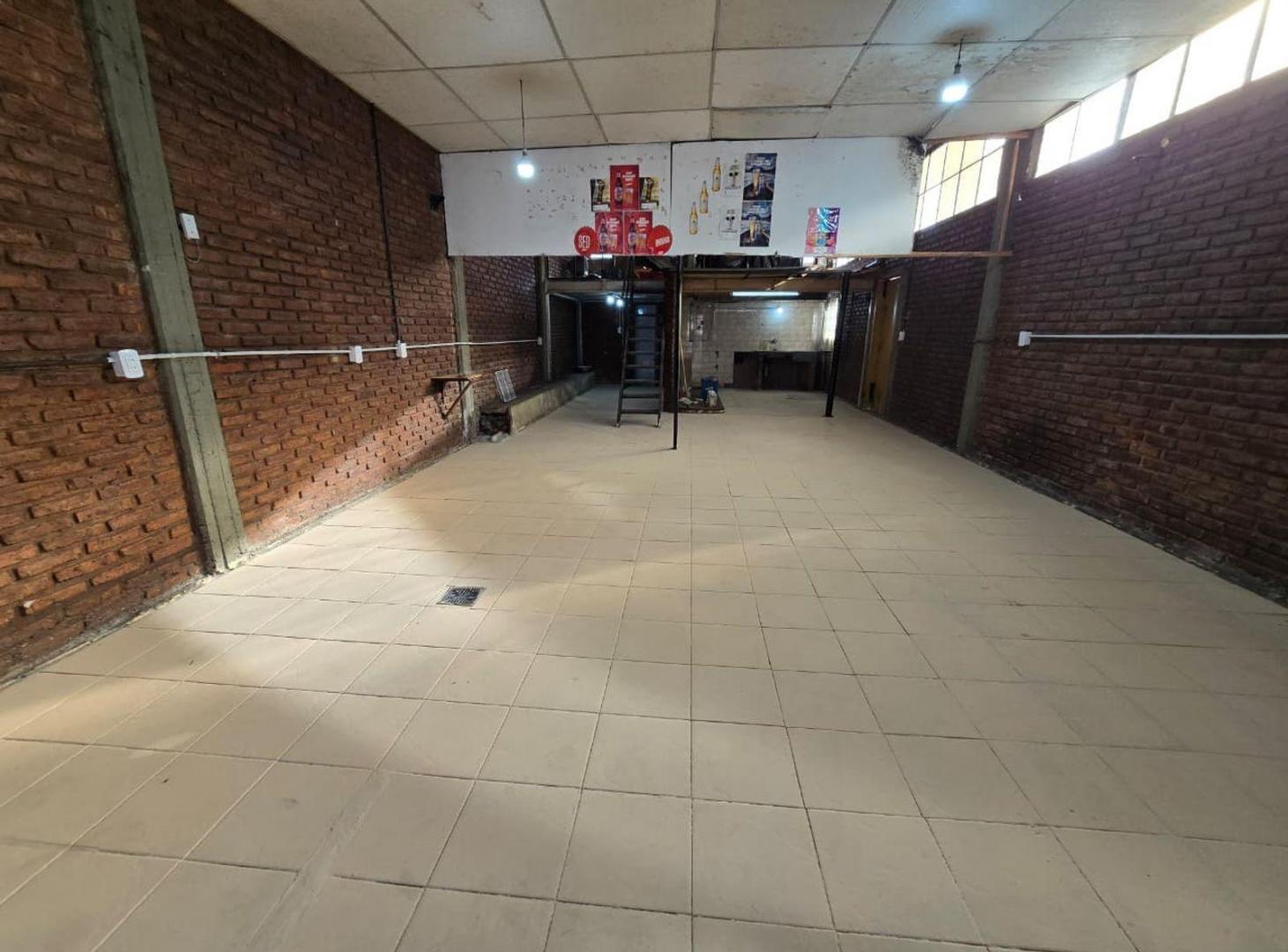 Foto de ALQUILER DE LOCAL DE 80 M² SOBRE CALLE CABILDO EN EL JAGÜEL, imagen 4