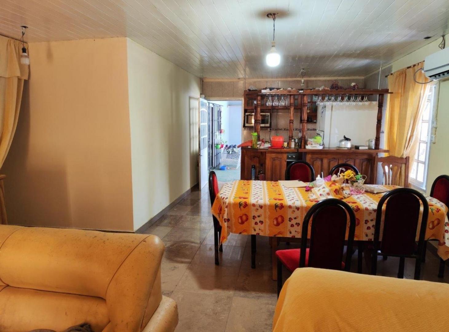 Foto de VENTA DE CASA 3 AMBIENTES - MÁS 2 DEPARTAMENTOS MONO AMBIENTE Y UN, imagen 2