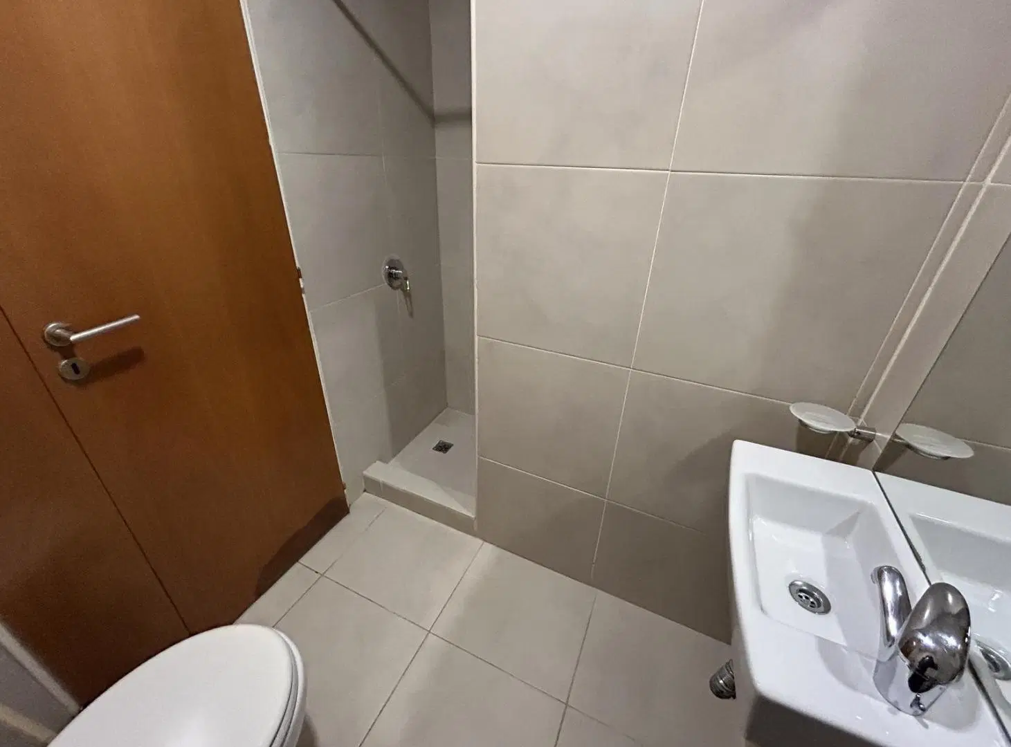 Departamento monoambiente en alquiler en Monserrat 2