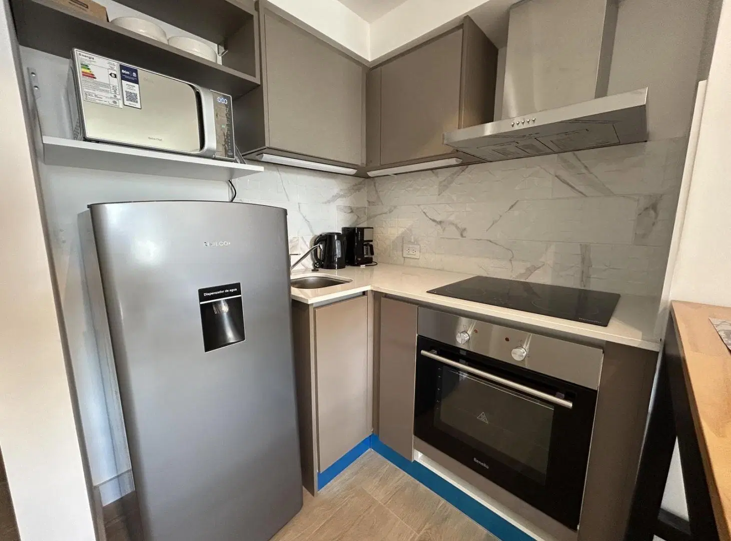 Departamento monoambiente en alquiler en Abasto 2