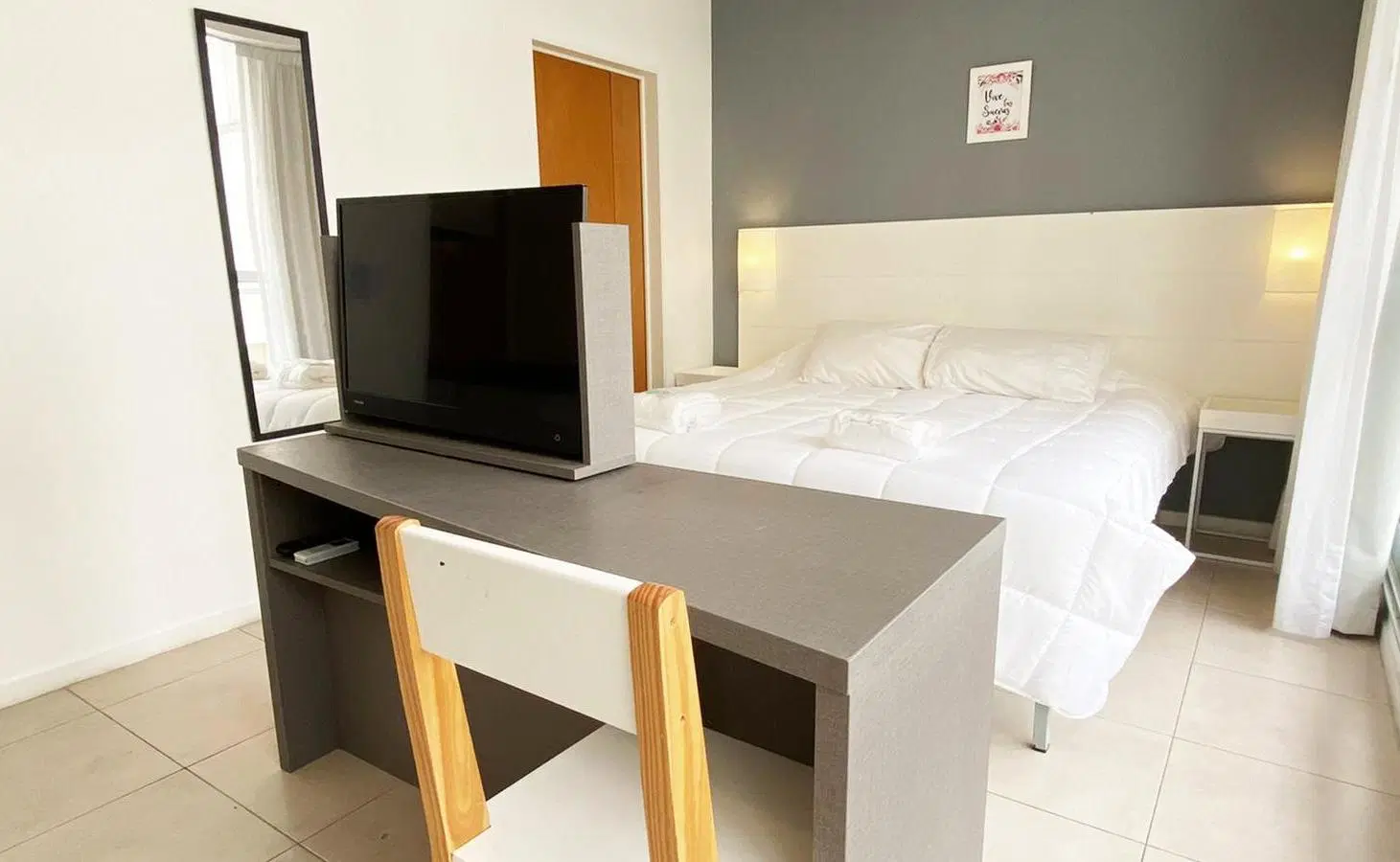 Departamento monoambiente en alquiler en Monserrat 1
