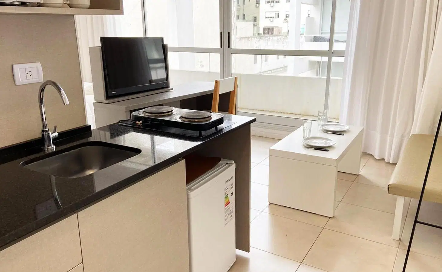 Departamento monoambiente en alquiler en Monserrat 8